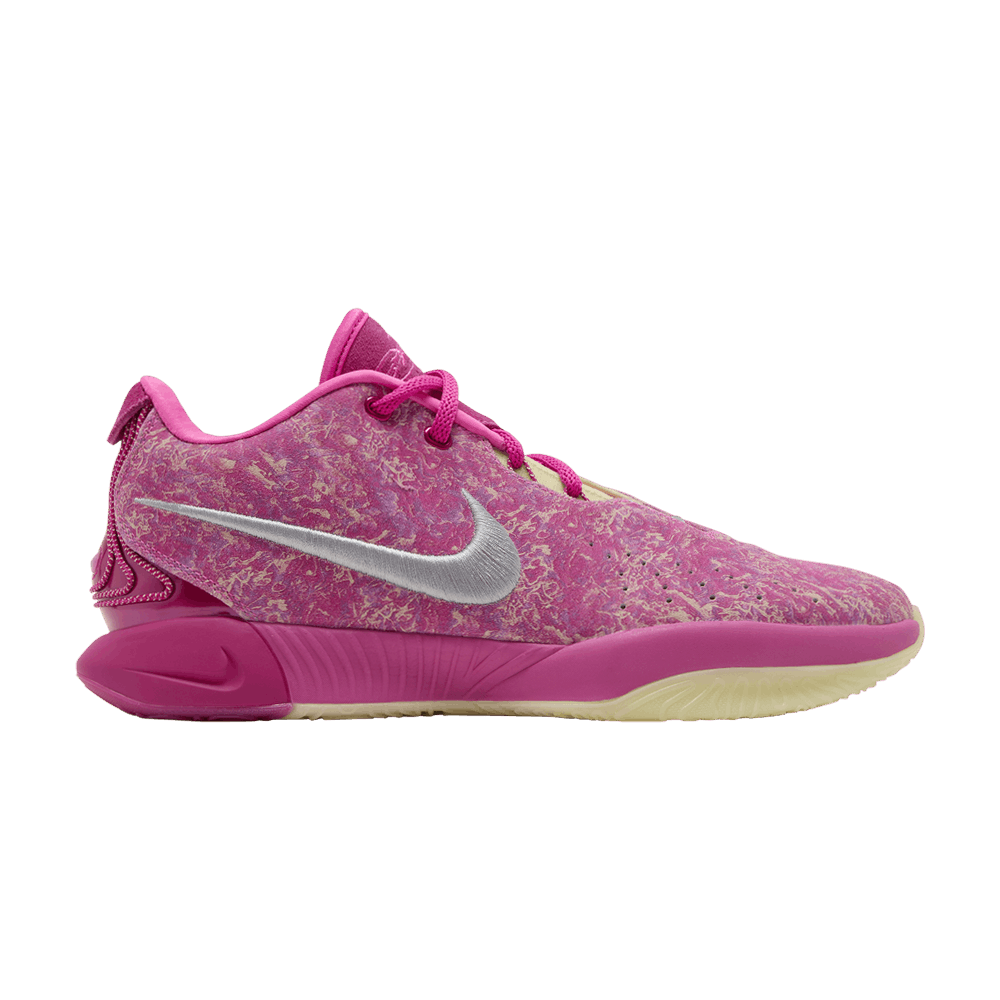 Nike LeBron 21 The World Is Your Oyster