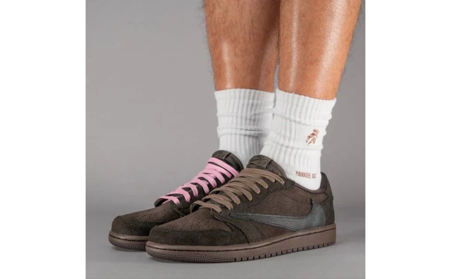 Jordan 1 Retro Low OG SP Travis Scott Velvet Brown