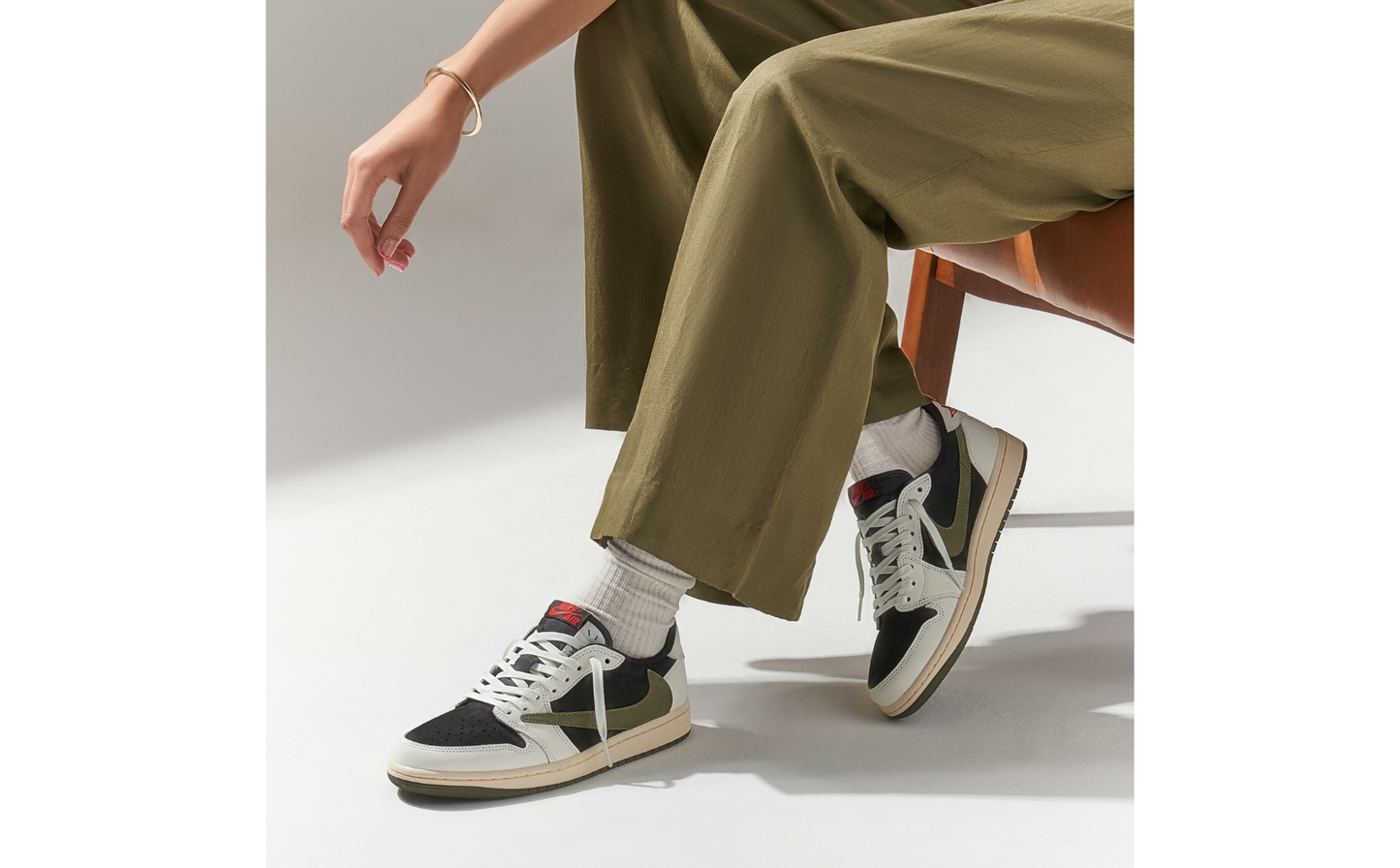 Jordan 1 Retro Low OG SP Travis Scott Olive (Women's)
