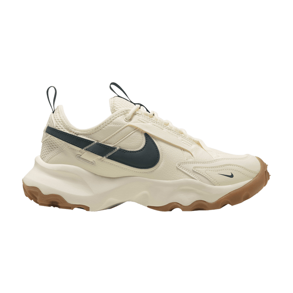 Nike TC 7900 Pale Ivory Gum Light Brown Armory Navy (Women's)