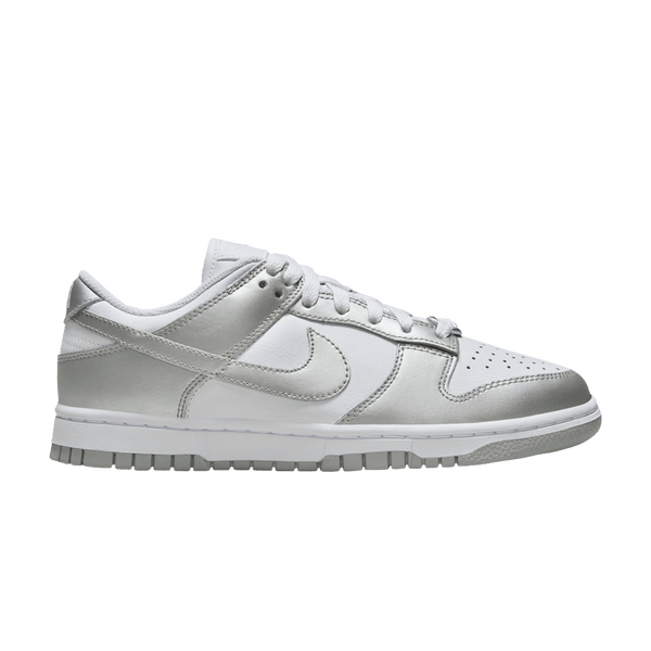 Wmns Dunk Low 'Metallic Silver'