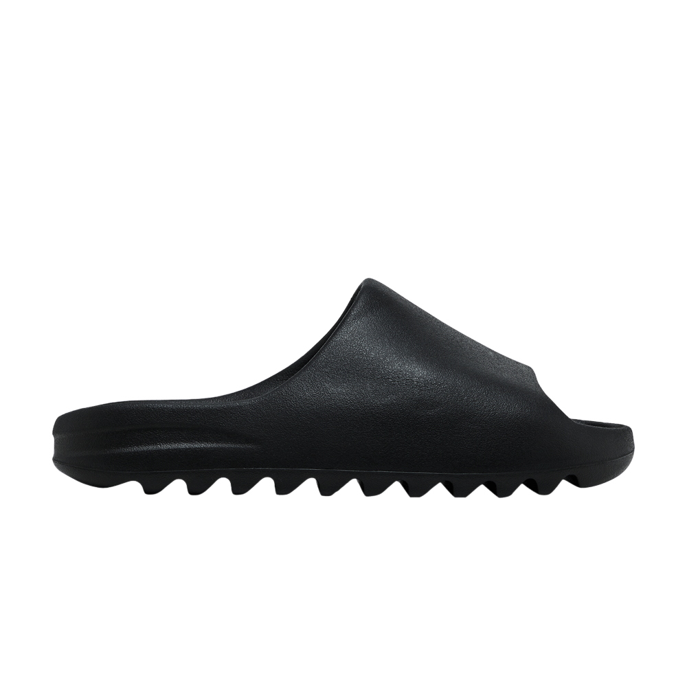 YEEZY Slide Zwart in mat zwart, zijaanzicht